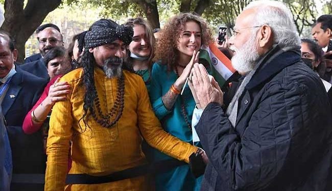 مودی بیرون ملک میں، سفارتکاری پر ہندوتوا حاوی