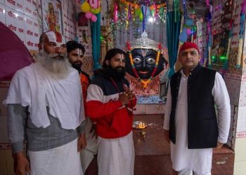سماجوادی پارٹی اپنی مسلم حامی شبیہ بدلے گی، ہندوتوا کی راہ پکڑنے کا اشارہ