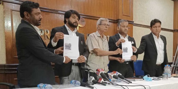 سپریم کورٹ کے چار وکیلوں پر یو اے پی اے کے تحت مقدمہ، تریپورہ پر رپورٹ پیش کرنے کی سزا