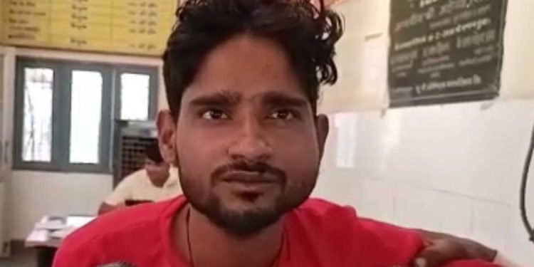 غنڈہ راج ،نام اور مذہب پوچھنے کے بعد علی گڑھ میں مسلم پھیری والے کی پٹائی