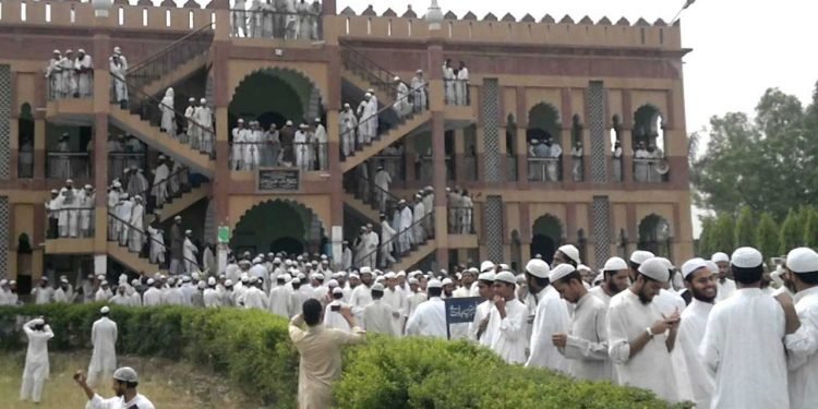 ملی اداروں کا چیلنج:وسائل افراد پر لگائیں یا عمارتوں پر