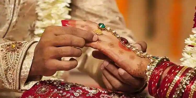 17 سالہ مسلم لڑکی کی 33سالہ ہندو لڑکے سے شادی ،کورٹ کی ہری جھنڈی،کہا مسلم پرسنل لا ءنے حق دیا