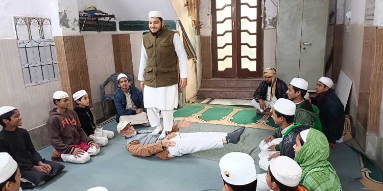 ہندوستانی خزانے کی نادر’ ڈربک ‘طبی ورزشیں، مدارس کے طلبہ میں انتہائی مقبول