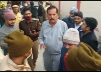 مئو سے مین پوری تک ایکشن میں محکمہ انکم ٹیکس ،اکھلیش یادو کے قریبی دوستوں کے ٹھکانوں پر آئی ٹی کے چھاپے