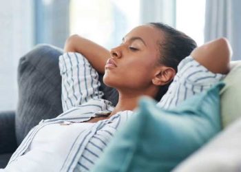 قیلولہ: مختصر سے وقت کے لیے آنکھ لگنے کے بے انتہا فائدے