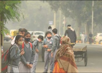 دہلی :اومیکرون اورآلودگی کے درمیان کھل گئےاسکول، گائیڈلائن جاری