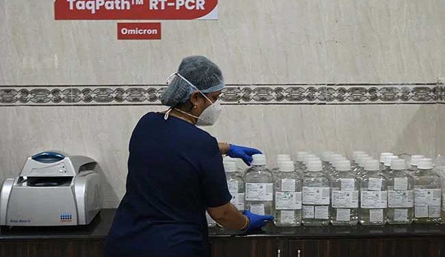 اب 17ریاستوں میں پھیلا اومیکرون ،دہلی میں پیر سے نائٹ کرفیو