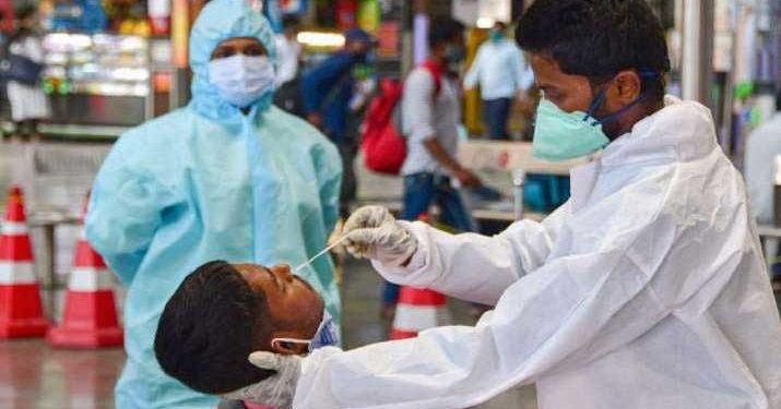 اومیکرون کی رفتار تیز، ملک میں مریضوں کی تعداد 200 کے پار، ہر 4 میں سے ایک نیا کیس دہلی سے