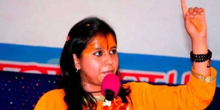 گائے کی حفاظت کے لیے گھر میں تلوار رکھیں لوگ… سادھوی سرسوتی کی عوام سے اپیل