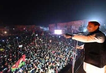اکھلیش کے جلسوں میں امڈی بھیڑ سے بی جے پی میں بے چینی،امت شاہ کی اعلیٰ سطحی میٹنگ
