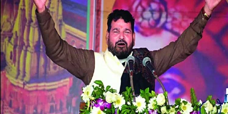 سارے دہشت گرد مسلمان ہیں،بی جے پی لیڈر کی بہکی بہکی باتیں