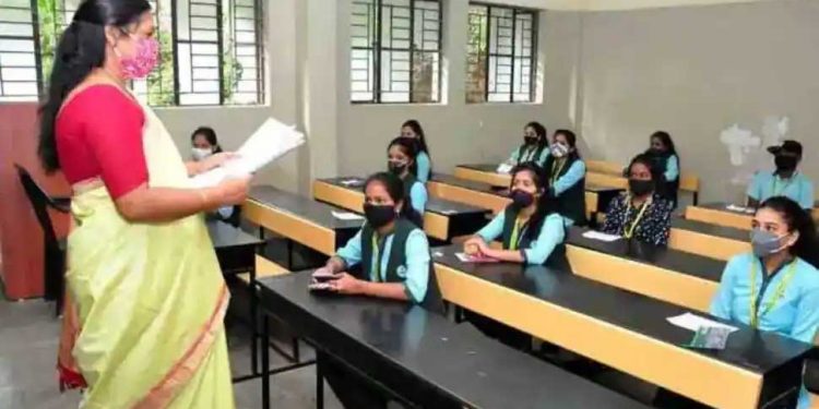 کورونا کا خوف !پنجاب میں تمام اسکولوں کو فوراً بند کرنےکافیصلہ