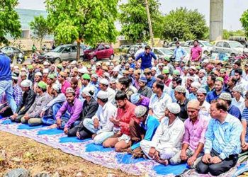 گروگرام:نماز پر تنازع ختم،18مقامات پر ادئیگی نماز پر فریقین میں مفاہمت