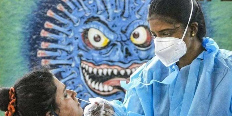 اومیکرون کا قہر …..برطانیہ میں لہر، امریکہ سے ہندوستان تک خطرے کی گھنٹی!