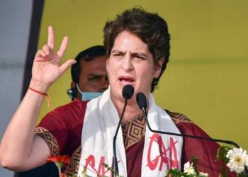 ایودھیا میں مندر کے نام پر ملک کے آستھا کو دھوکہ دیا گیا: پرینکا