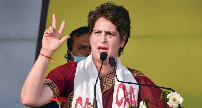ایودھیا میں مندر کے نام پر ملک کے آستھا کو دھوکہ دیا گیا: پرینکا