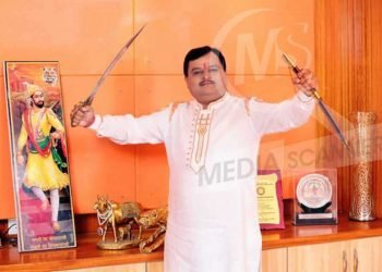 بے شرم،نیوز چینل کے ایڈیٹر نے ہندو یوا واہنی کے پروگرام کی صدارت کی، مسلمانوں کے خلاف اگلا زہر