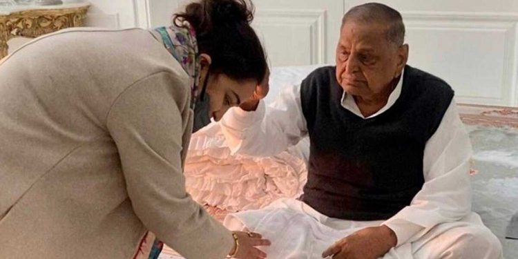 بی جے پی میں شمولیت کے بعد ملائم کا اپرنا کو آشیرواد