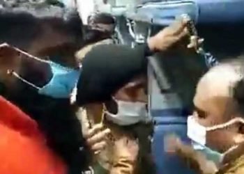 مسلم نوجوان کو بجرنگیوں نے ٹرین میں پیٹا،لو جہاد کا الزام لگایا،ویڈیو وائرل