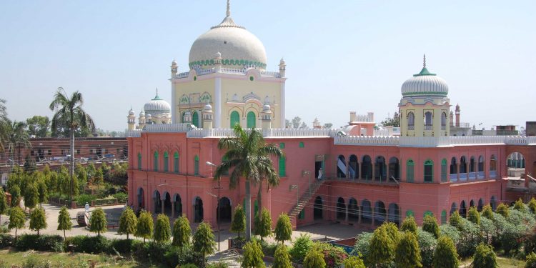 دیوبند کی ویب سائٹ کے فتوے ملکی قوانین کے خلاف، یوپی سرکار پابندی لگائے، حقوق اطفال کمیشن کا مطالبہ