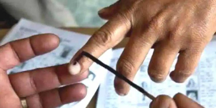 یوپی میں آٹھ مرحلوں میں الیکشن کا امکان،اعلان کبھی بھی متوقع