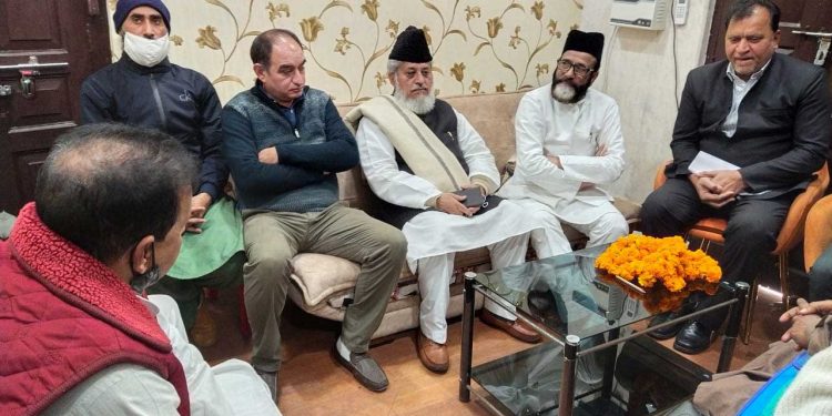 مولانا توقیررضا خاں نے کانگریس کی حمایت کا اعلان کردیا،اعظم بیگ سے ملاقات رنگ لائی