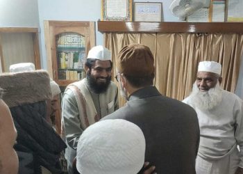 اویسی کی خانقاہ رائے پور رحیمی میں حاضری، دعائیں لیں