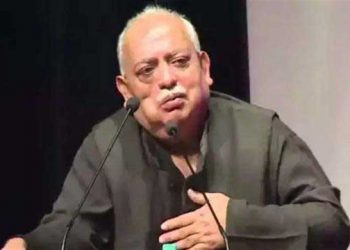 شاعر منور رانا نے کہا :’بے موت نہیںمرنا چاہتا، آئندہ پانچ سال کے لیے یوگی آگئے تو ہم زندہ نہیں بچیں گے‘