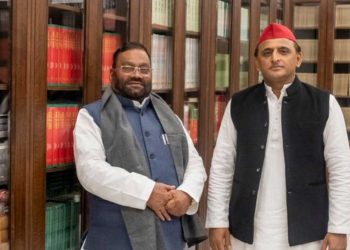 بی جے پی کو ایک اور جھٹکا، یوگی کابینہ میں وزیر سوامی پرساد موریہ کا استعفیٰ،ایس پی میں ہوئے شامل