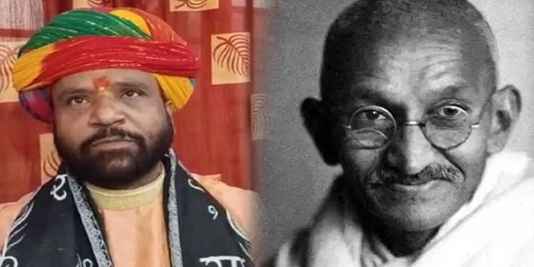 ترون مراری باپو نے گاندھی کو دیش دروہی کہا،مقدمہ درج