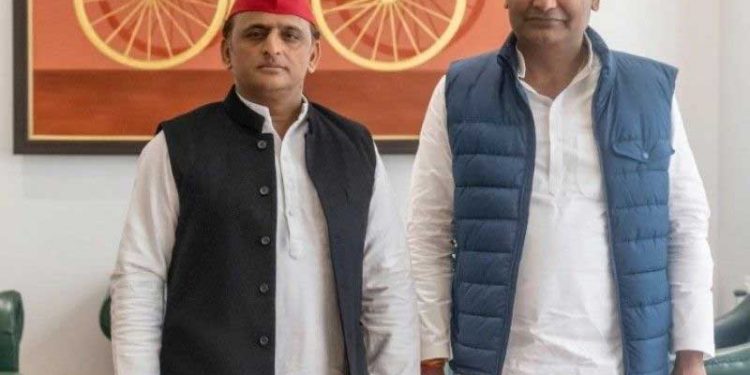 بی جے پی میں بھگدڑ کا اندیشہ ،کئی ایم ایل اے اکھلیش کے رابطے میں