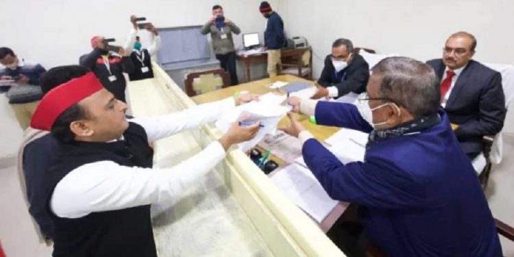 اتنی جائیداد کے مالک ہیں ایس پی سربراہ اکھلیش یادو، بیوی ڈمپل سے ہیں آگے