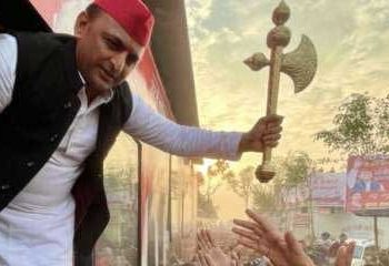 اکھلیش بھی ہندو پچ پر،سورن یاترا نکالگیں گے، چچا کو درگاہوں پر لگایا