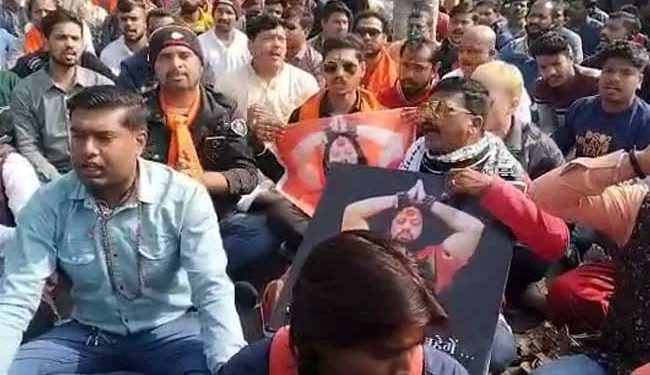 ا ندور میں بجرنگیوں کے گوڈسے زندہ باد کے نعرے،پولیس خاموش تماشائی