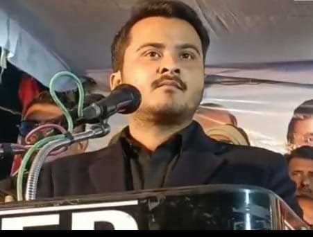 سیاست کا اتنا ہی شوق ہے تو الیکشن لڑیں کمشنر،عبد اللہ اعظم کا سابق ضلع کلکٹر کو کھلا چیلنج