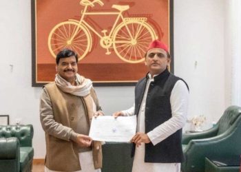 اکھلیش کی بڑھی مشکل ، شاداب فاطمہ سمیت شیو پال کی پارٹی کے کئی لیڈروں نے کی بغاوت