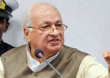 حجاب پر عارف محمد خان کی سنیے،کہا ’یہ حملہ آور لائے ،اب وقت بدل چکا ہے‘