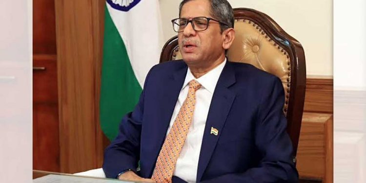 ہائی کورٹس کے ججوں کے خالی اسامیوں کی تعداد بڑھانے کی ضرورت: چیف جسٹس