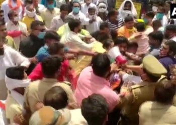 ایس پی -بی جے پی حامیوں میں خونریز جھڑپ،ہتھیاروں کا استعمال