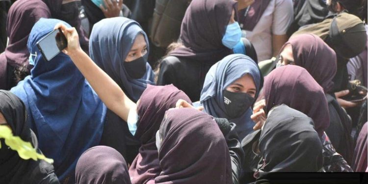 شناخت بدلنے کی سازش