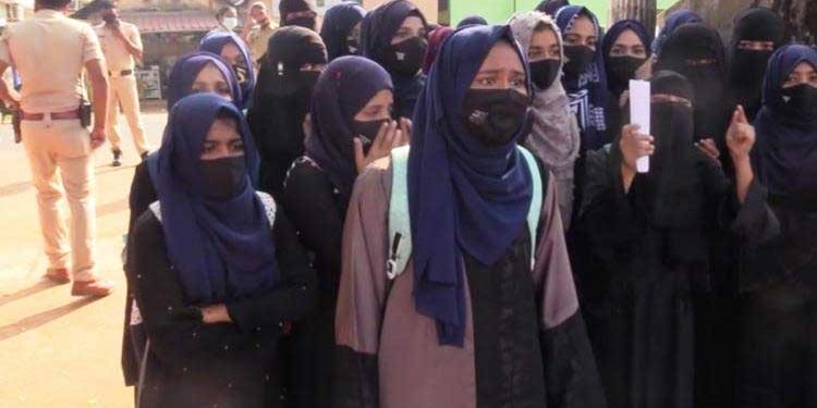 کرناٹک حجاب تنازع:تمکور میں 10 مسلم طالبات کے خلاف ایف آئی آر درج