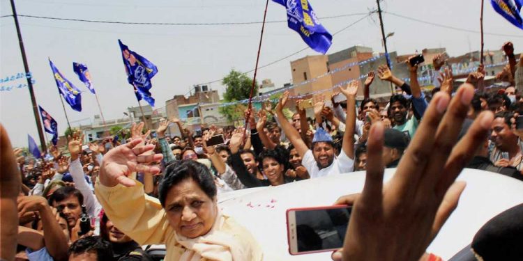 ایس پی حکومت میں غنڈہ-مافیا کا تھاراج ، بی جے پی نے مسلمانوں کے ساتھ امتیازی سلوک کیا، پہلی ریلی میں یوں برسیں مایاوتی