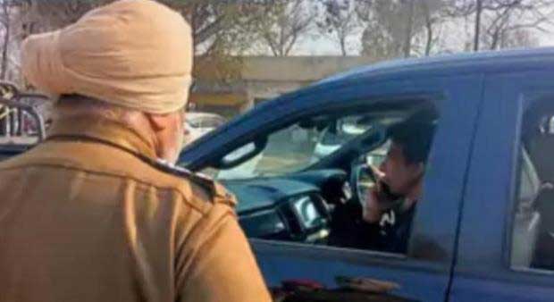 پنجاب: الیکشن کمیشن نے سونو سود کی گاڑی ضبط کی، پٹیالہ میں اکالی اور کانگریس میں تصادم