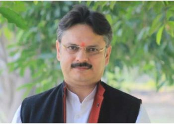 ’وی آر ایس‘ لیے 24 گھنٹہ بھی نہیں ہوا اور مل گیا بی جے پی کا ٹکٹ