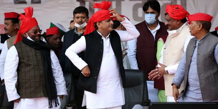 یوپی الیکشن: چوتھے مرحلے سے شروع ہوگی اکھلیش کی اپنوں کے ساتھ ٹکر!