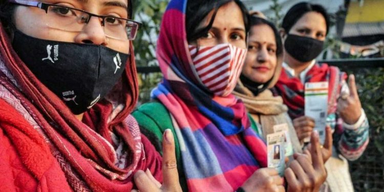 11بجے تک یوپی میں 21.18 فیصد اور پنجاب میں 17.17فیصد ووٹنگ