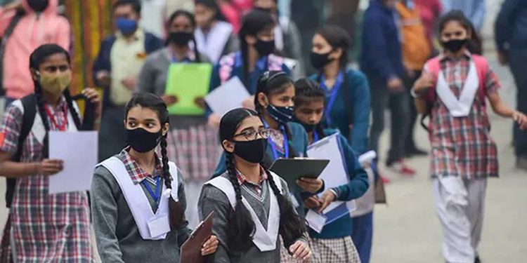 انفارمیشن:دہلی میں اسکول -کالج کھولنے کا فیصلہ، 14 فروری سے نرسری کی کلاسیں ہوں گی شروع