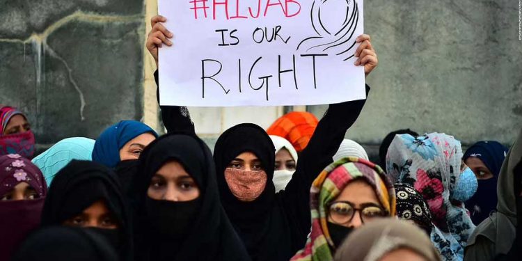 حجاب تنازع کے بے قابو ہونے کا خطرہ !