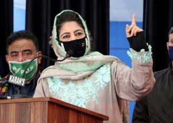 حجاب تنازع پر بھڑکیں محبوبہ مفتی،کہا: مسلمانوں کی تمام نشانیاں ختم کرنا چاہتی ہے بی جے پی