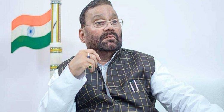 دہشت گرد ابھی تک زندہ ہیں تو مودی-یوگی کو چلو بھر پانی میں ڈوب کر مر جانا چاہئے: موریہ